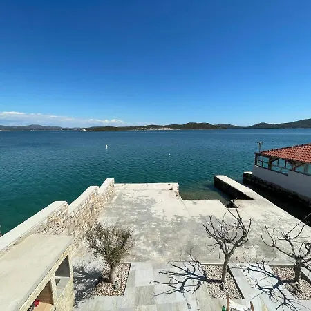 فيلة Beachfront مورتير