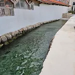Beachfront וילה *