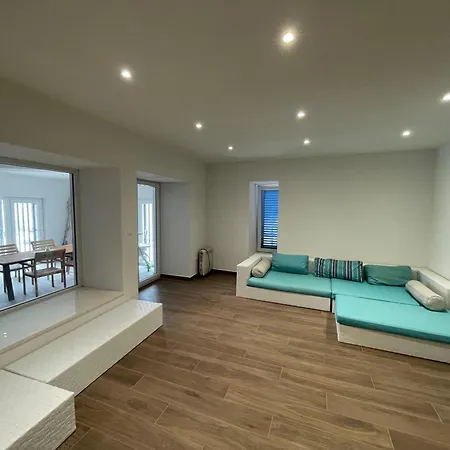 Beachfront Villa *
